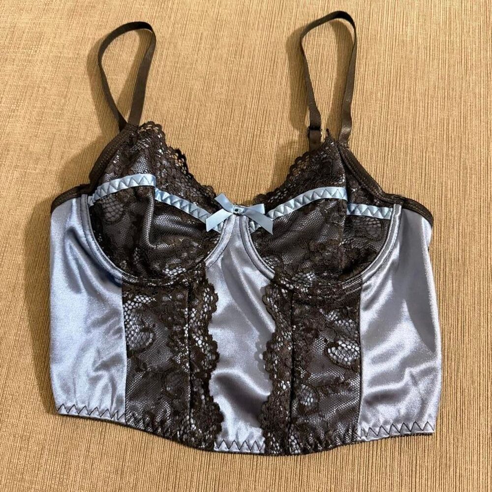 Y2K silver satin and black lace corset crop top, est. S-M 🩶